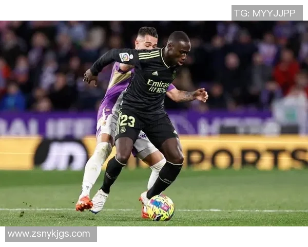 西甲焦点战曼城与皇马战平补时进球引发全场狂欢与转会传闻交织